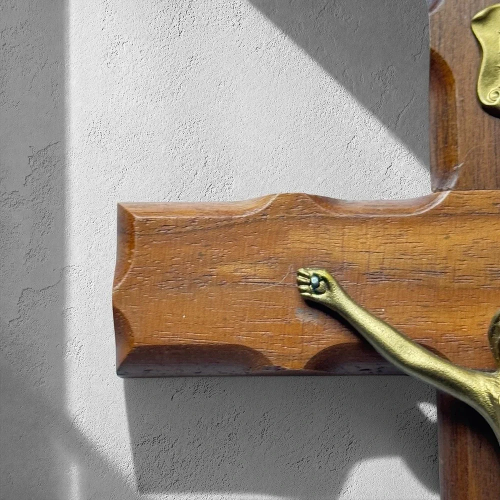 Vintage 1975 Wooden Wall Crucifix Cross Cast Brass Corpus INRI Signed‎ 12 Inch